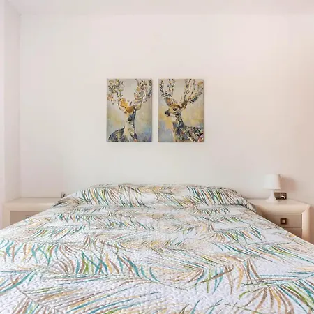 Apartment *** Spectacular *** *** Parking *** Sundeck ***
