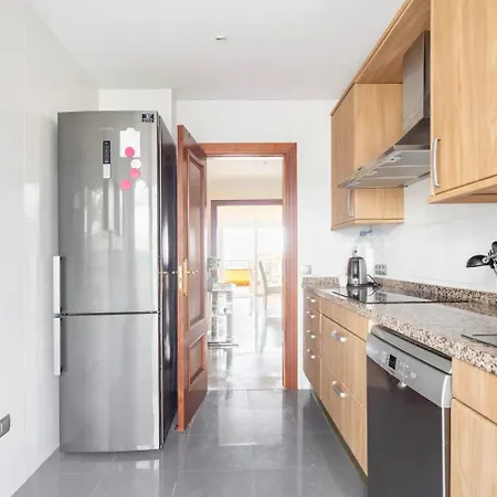 *** Spectacular *** *** Parking *** Sundeck *** Apartment *