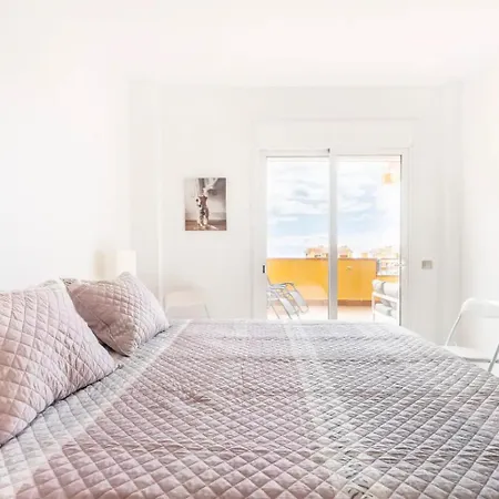 *** Spectacular *** *** Parking *** Sundeck *** Apartment