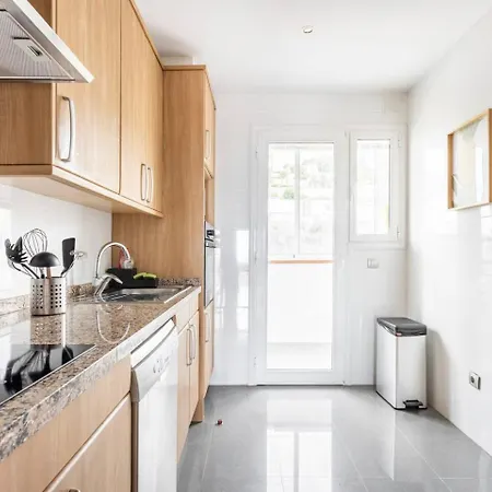 *** Spectacular *** *** Parking *** Sundeck *** *